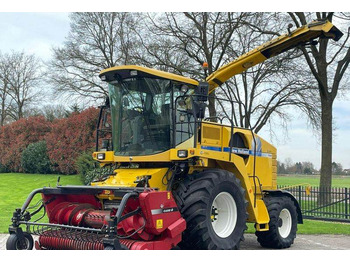 Кормоуборочный комбайн NEW HOLLAND