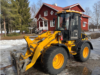 Колёсный погрузчик JCB 409