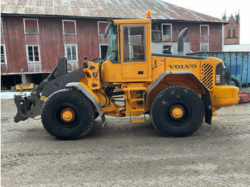 Колёсный погрузчик VOLVO L90