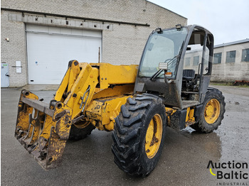 Телескопический погрузчик JCB