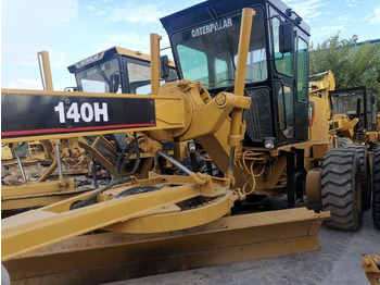 Грейдер CATERPILLAR 140H