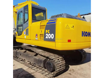 Гусеничный экскаватор KOMATSU PC200-8