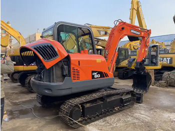 Гусеничный экскаватор Top Grade In Stock Doosan DX60 Used 6 Ton Hydraulic Crawler Excavator Digger High Quality Factory Price Used 6 Ton: фото 2