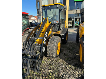 Колёсный погрузчик JCB 409