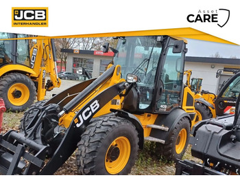 Колёсный погрузчик JCB 409