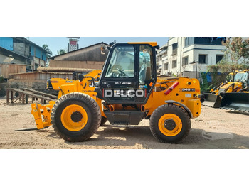 Телескопический погрузчик JCB