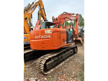 Гусеничный экскаватор HITACHI ZX135