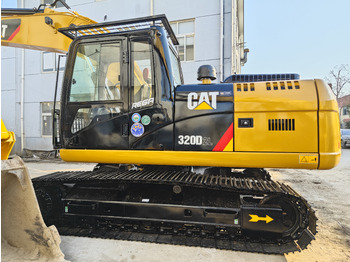 Гусеничный экскаватор CATERPILLAR 320D