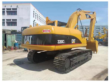 Гусеничный экскаватор CATERPILLAR 320CL