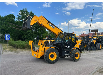 Телескопический погрузчик JCB