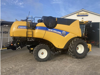 Зерноуборочный комбайн NEW HOLLAND CX series