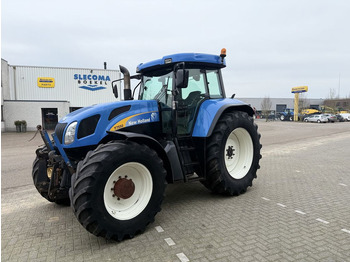 Трактор NEW HOLLAND T7000