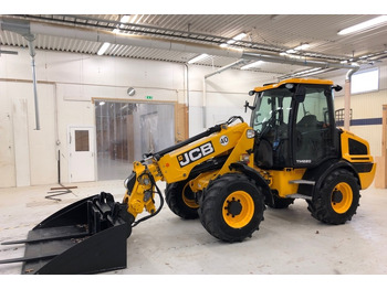 Телескопический фронтальный погрузчик JCB TM220