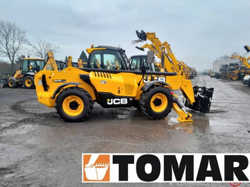 Телескопический погрузчик JCB