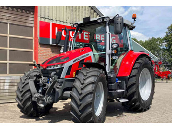 Трактор MASSEY FERGUSON 100 series