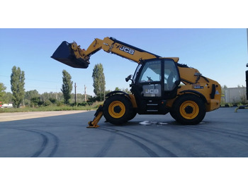 Телескопический погрузчик JCB