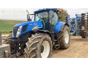 Трактор NEW HOLLAND T7050