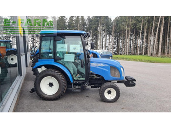 Трактор NEW HOLLAND Boomer