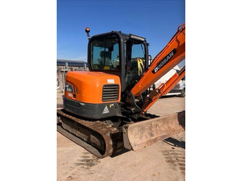 Мини-экскаватор DOOSAN DX62R