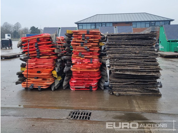 Строительное оборудование Bundle of Tracking Boards (3 of), Bundle of Plastic Pedestrian Safery Barriers (2 of): фото 2