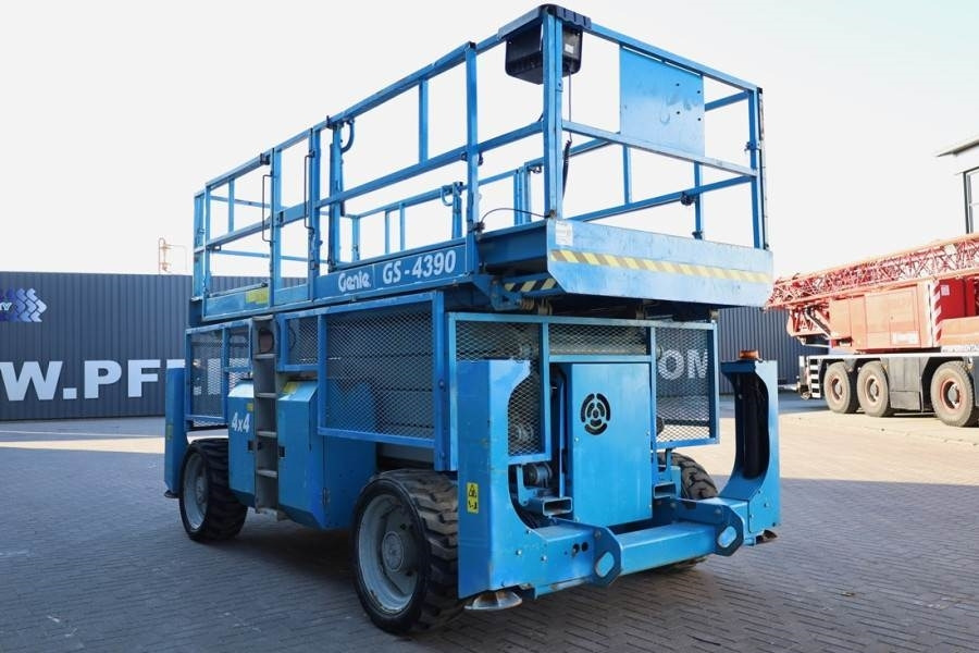 Genie GS4390 Diesel, 4x4 Drive, 15m Working Height, 680k  в лизинг Genie GS4390 Diesel, 4x4 Drive, 15m Working Height, 680k: фото 9