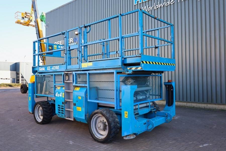 Genie GS4390 Diesel, 4x4 Drive, 15m Working Height, 680k  в лизинг Genie GS4390 Diesel, 4x4 Drive, 15m Working Height, 680k: фото 10