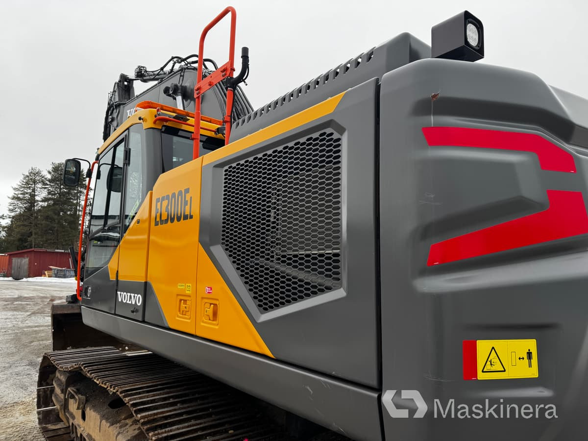 Гусеничный экскаватор Grävmaskin Volvo EC300EL med Rototilt och redskap: фото 11