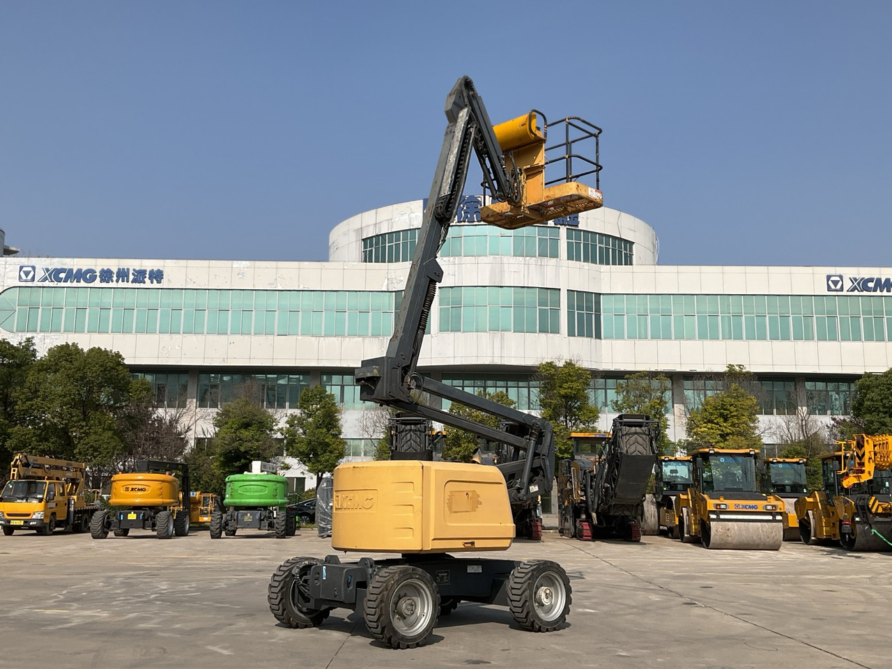 Коленчатый подъемник XCMG Official Used Telescopic Boom Lift GTBZ14 14m Aerial Work Platforms For Sale: фото 6