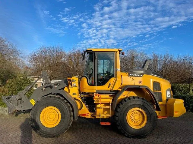 Колёсный погрузчик Volvo L70 H: фото 1