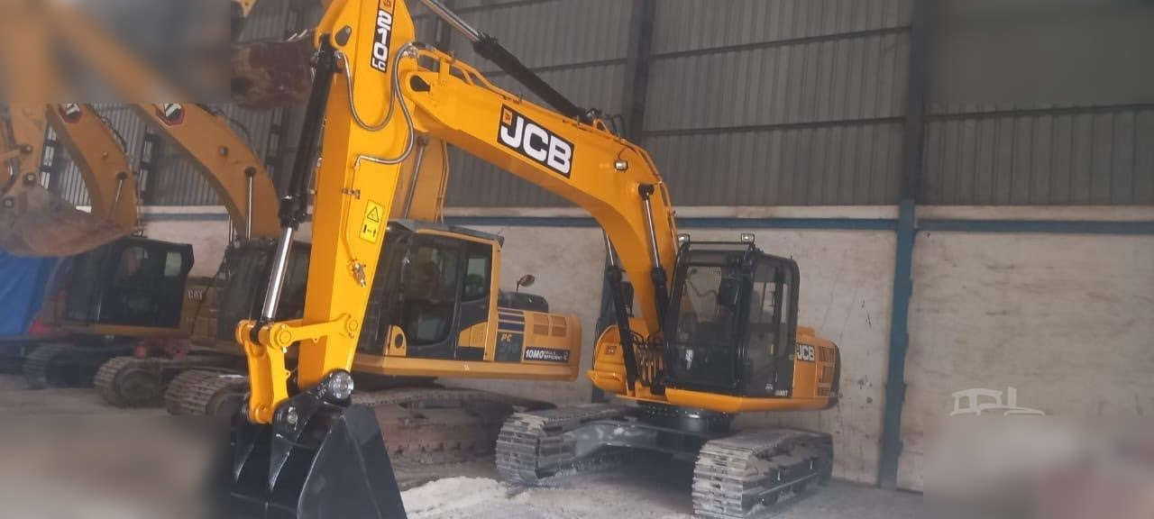 Новый Гусеничный экскаватор JCB JS210 LC: фото 1