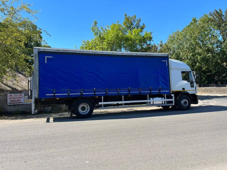 Тентованный грузовик Iveco Eurocargo Curtainsider 180E: фото 20