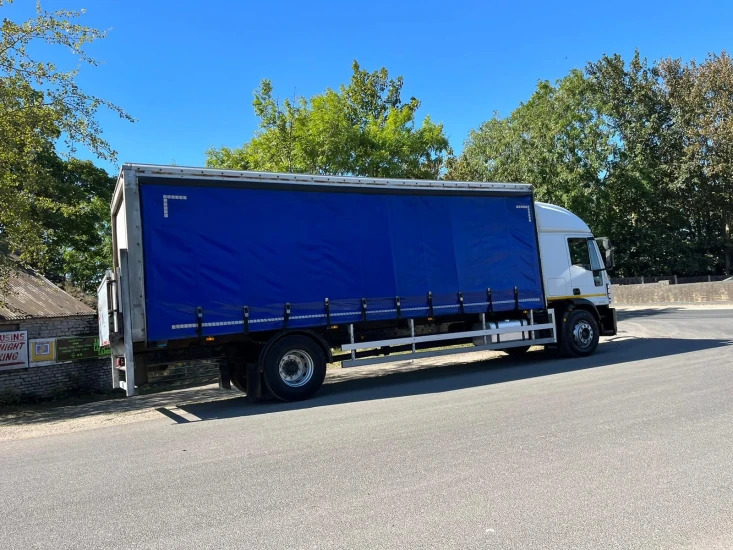 Тентованный грузовик Iveco Eurocargo Curtainsider 180E: фото 17