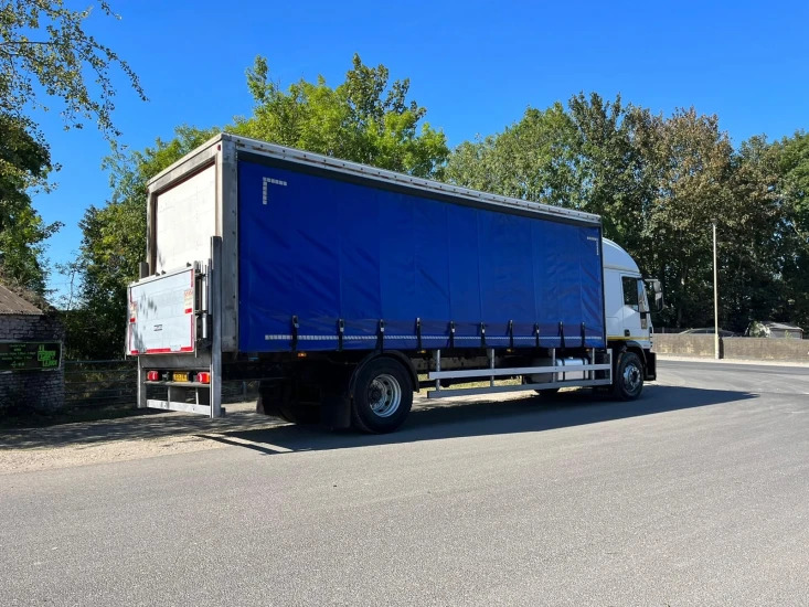 Тентованный грузовик Iveco Eurocargo Curtainsider 180E: фото 15