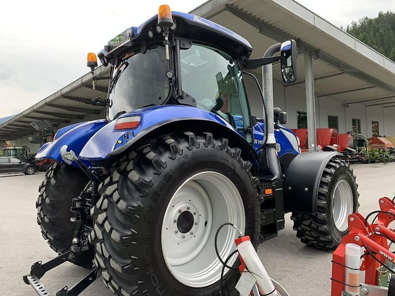 Трактор New Holland t6.180 dc: фото 10