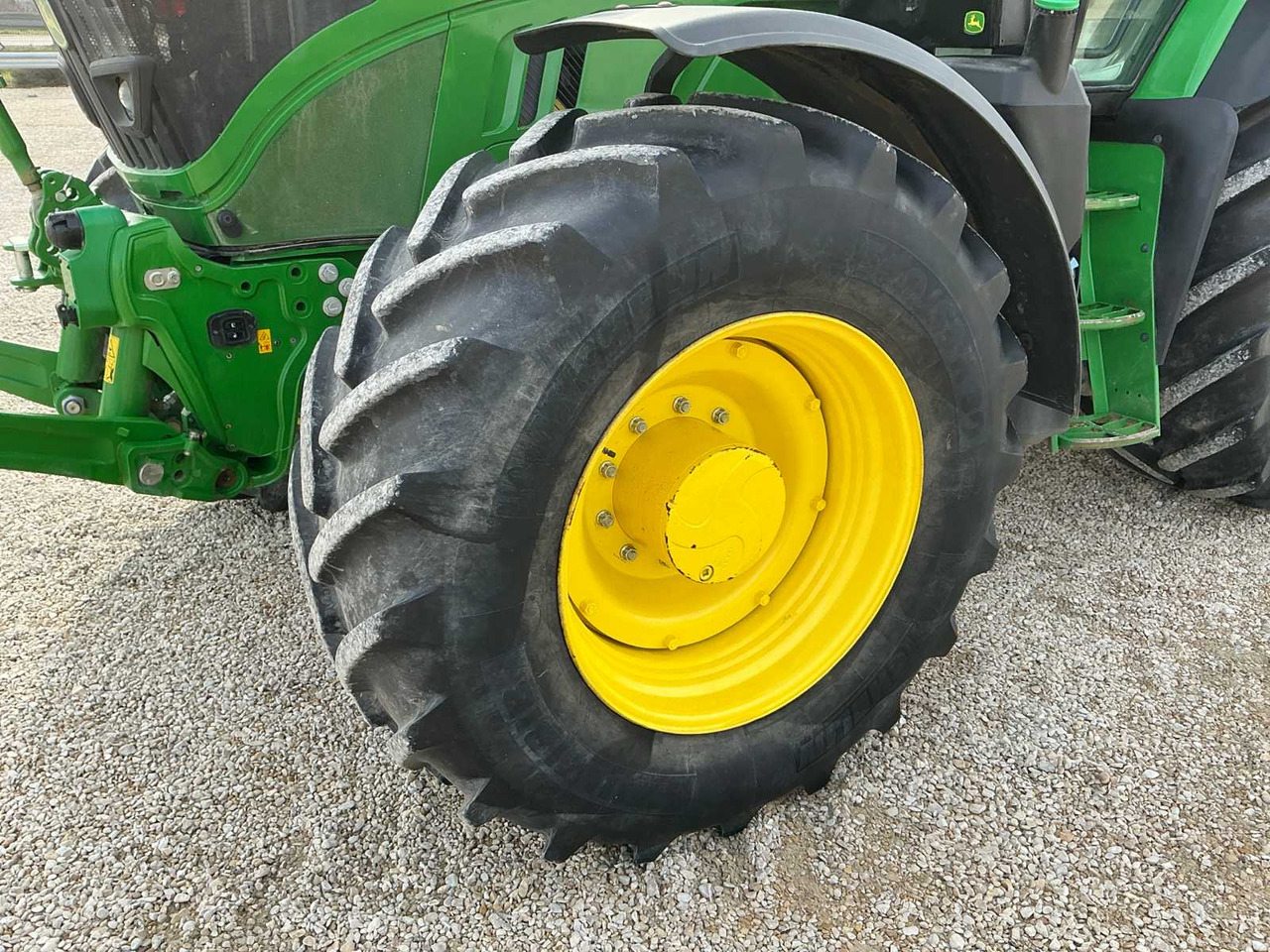 Трактор John Deere 6155R: фото 21