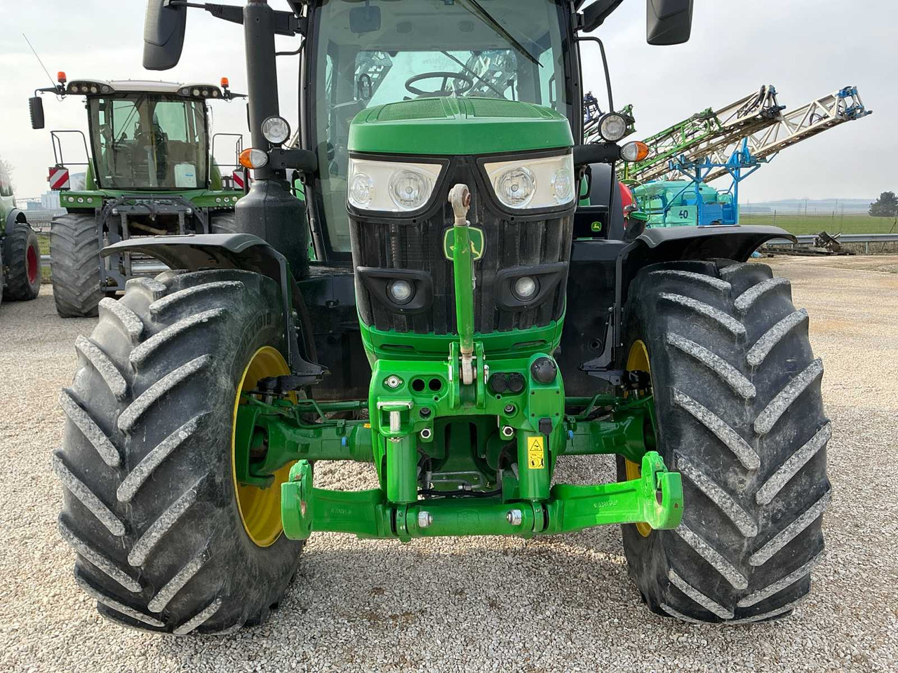 Трактор John Deere 6155R: фото 17