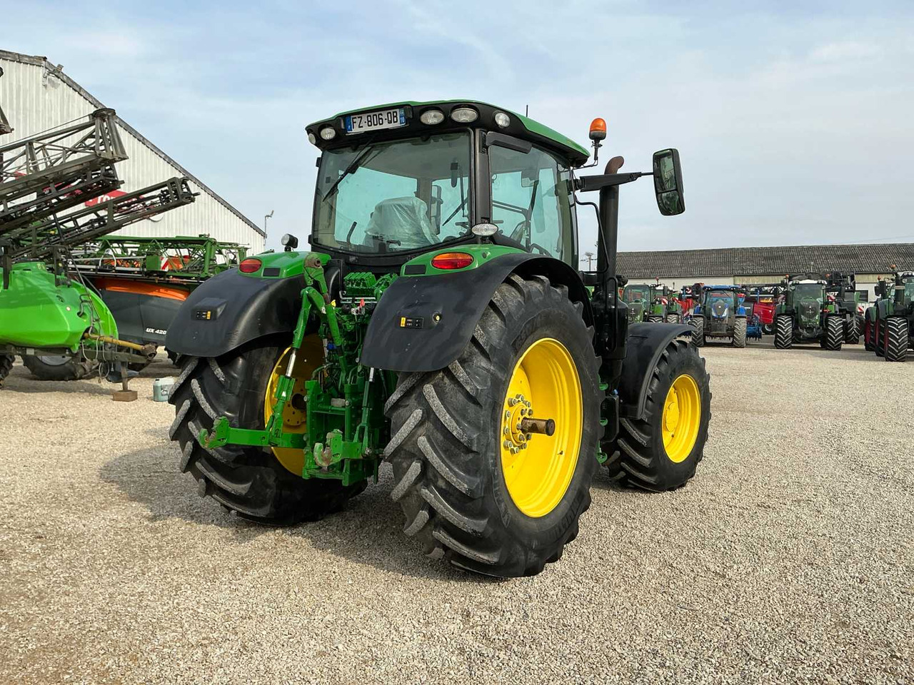 Трактор John Deere 6155R: фото 8