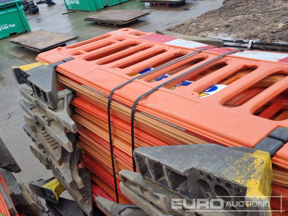 Строительное оборудование Bundle of Tracking Boards (3 of), Bundle of Plastic Pedestrian Safery Barriers (2 of): фото 24